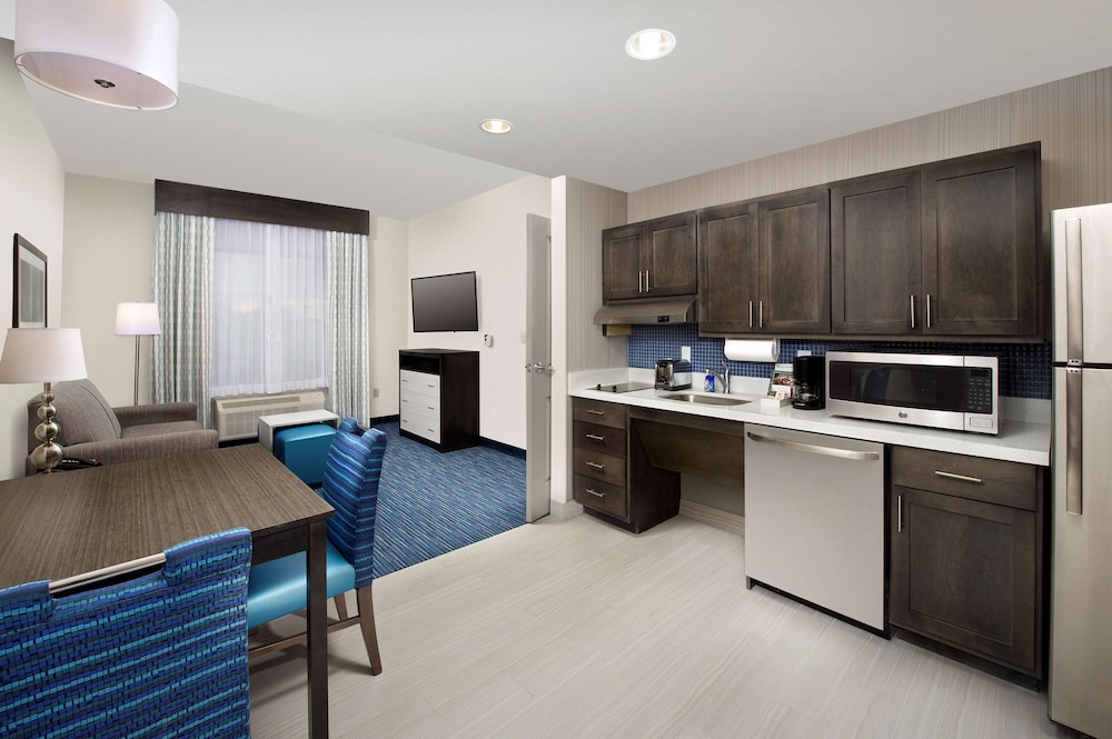 Suite, 2 Queen Beds, Accessible, Bathtub photo 3
