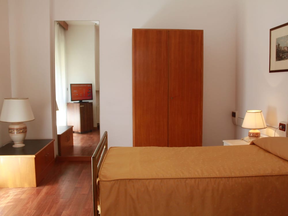 Single Room photo 1