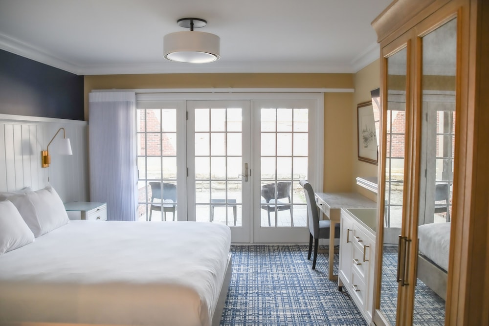 Deluxe Room, 1 King Bed