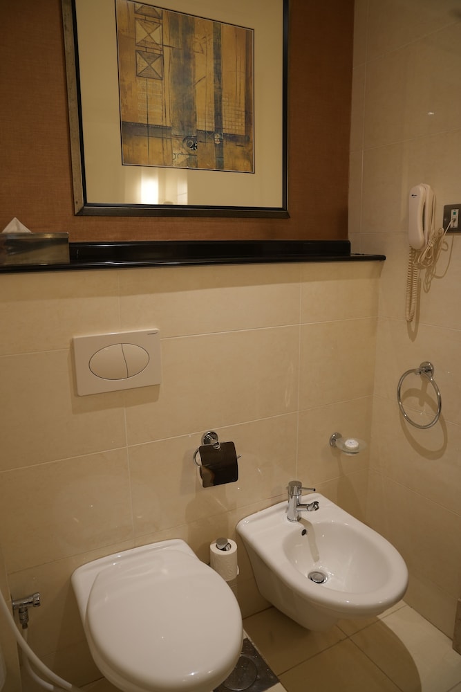 Executive Room, 2 Twin Beds - Photo 4