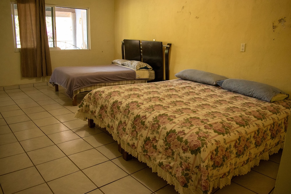 Junior Room, 3 Bedrooms (Hugo) photo 1
