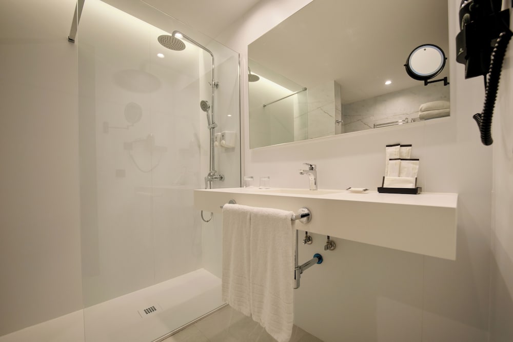 Standard Triple Room - Photo 17