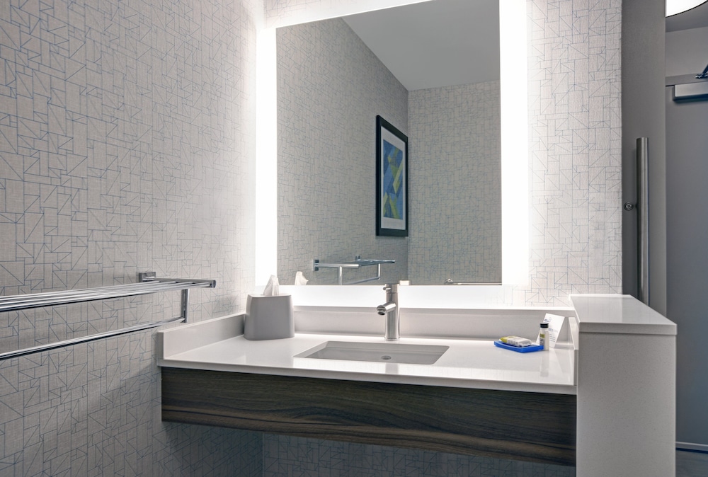 Suite, 2 Queen Beds, Accessible (Communications) - Photo 6