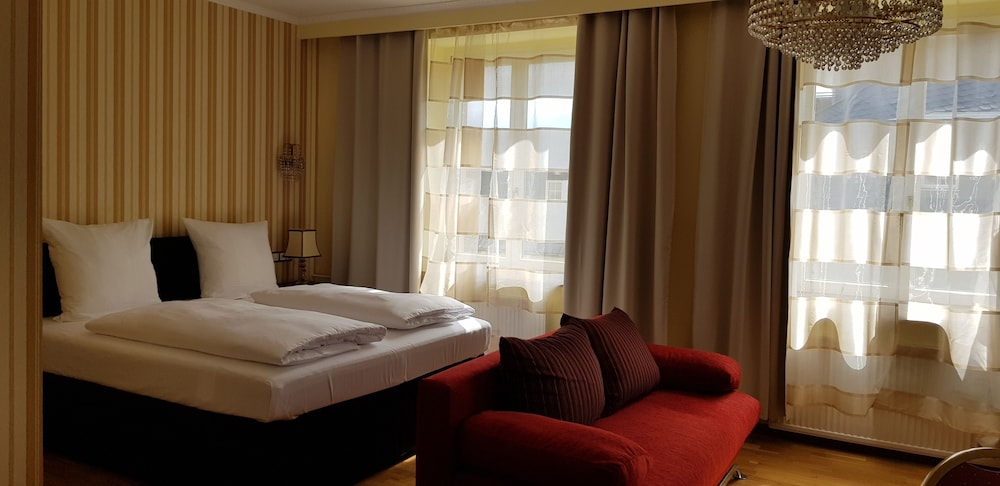 Deluxe Suite