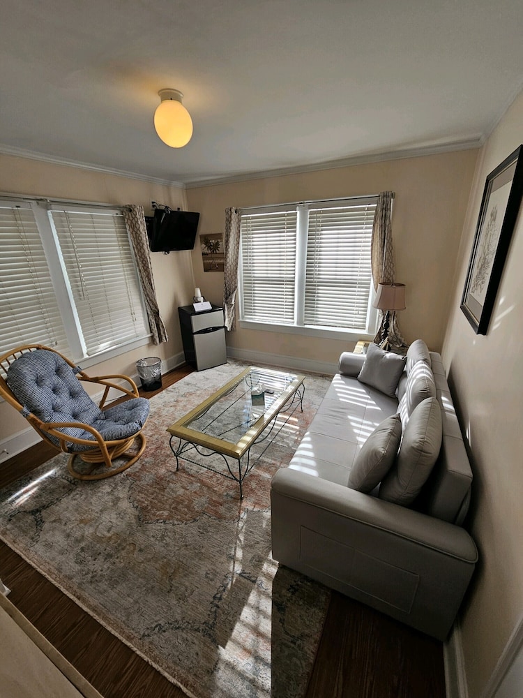 Room 11 - Lost Colony Suite photo 1