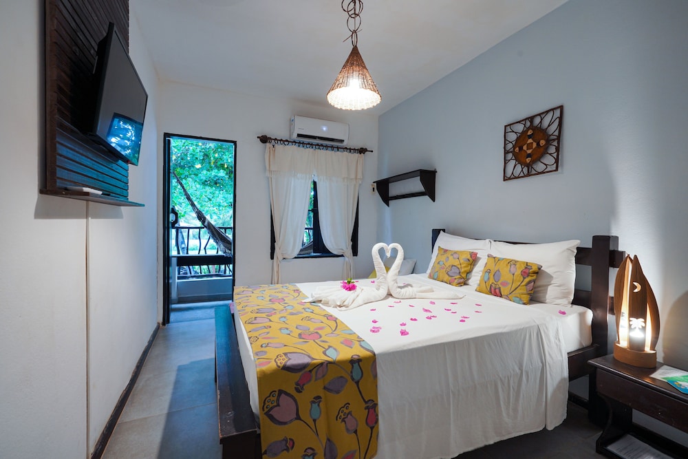 Deluxe Room, Partial Ocean View photo 1