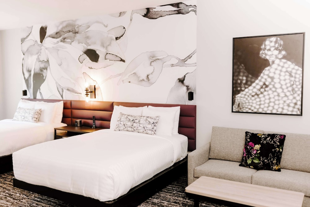 Suite, 2 Queen Beds, Accessible, Bathtub - Photo 3