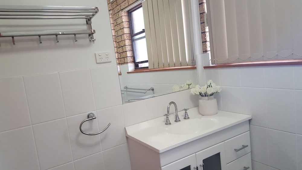 Deluxe Room, Multiple Beds, Non Smoking, Garden View photo 2