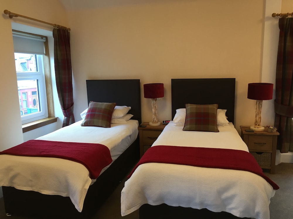 Superior Twin Room, 2 Twin Beds, Ensuite photo 2