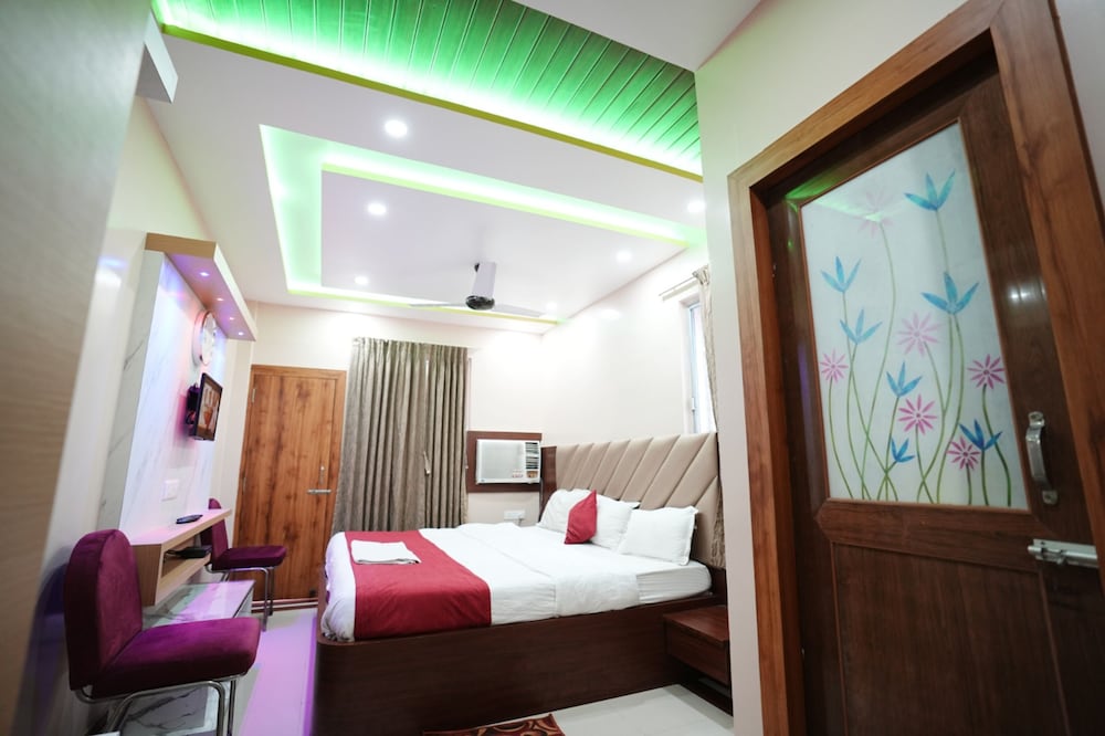 Deluxe Triple Room, City View