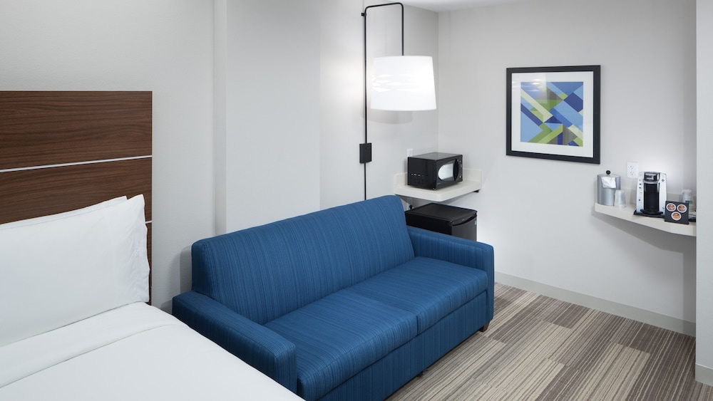 Suite, 2 Twin Beds, Accessible (Mobility Tub) - Photo 5