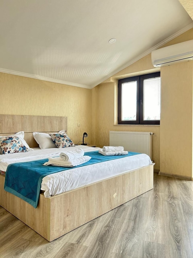 Panoramic Double Room, 1 King Bed, Non Smoking, City View