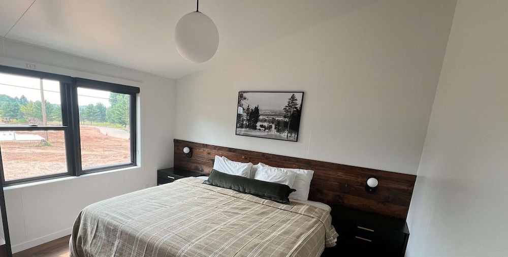 Cabin, 2 Bedrooms (One Bathroom) - Photo 2