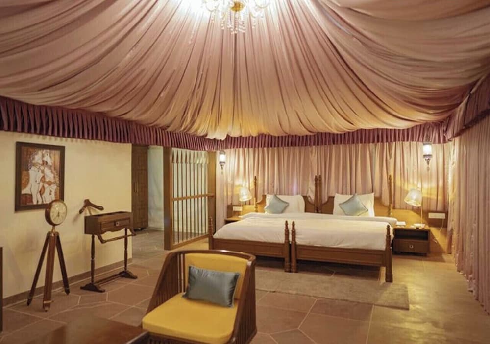 Superior Luxury Tent