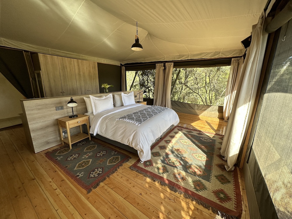 Honeymoon Tent, 1 Bedroom, Fireplace photo 1