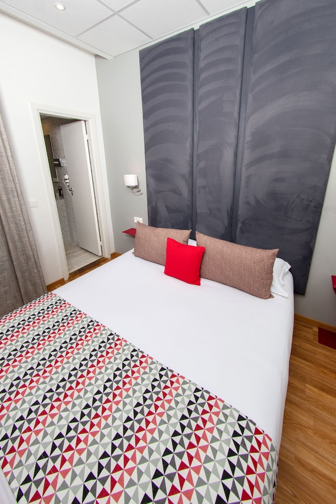 Petite chambre double avec balcon - vue mer - Photo 1