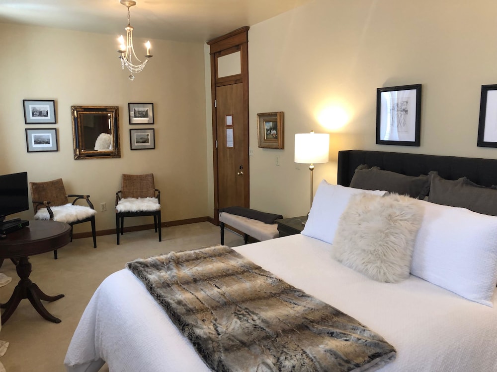 Room 6 photo 1