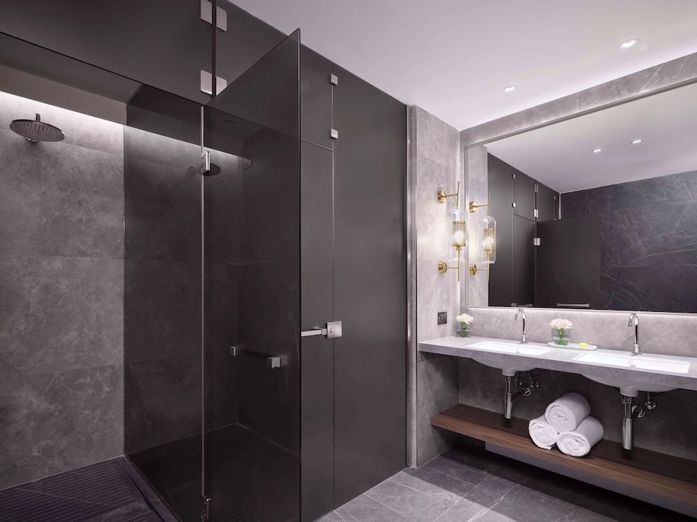 Anantara, Piazza View, Suite (Extra Bed 3 Adults)