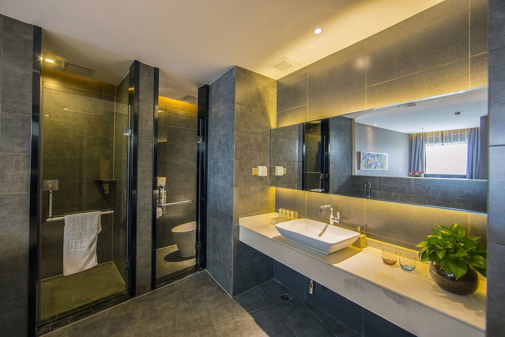 Elegant Double Room(Chinese Domestic Guests Only) photo 3