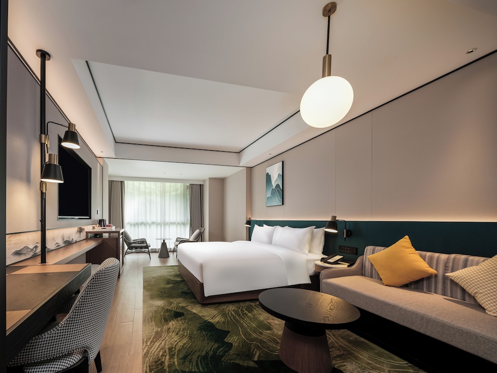 Deluxe Room, 1 King Bed