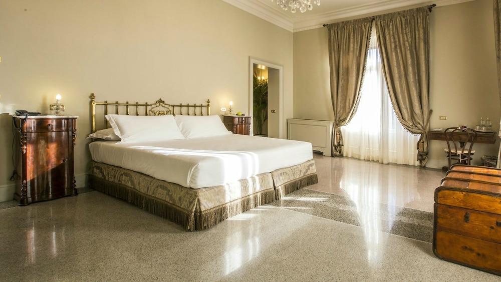 Premium Room, Balcony, Corner