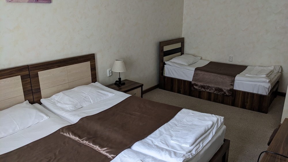 Standard Triple Room, 3 Twin Beds, Garden View photo 3