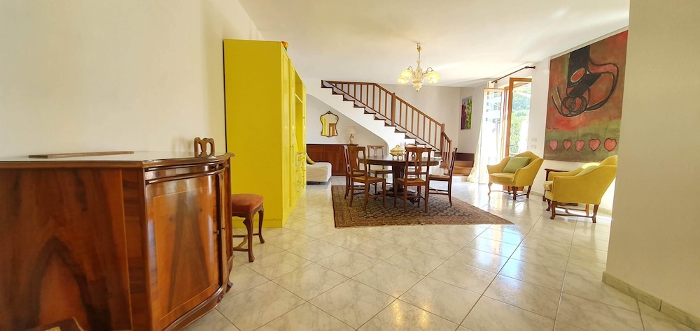 Family Villa, 3 Bedrooms, Sea View, Poolside