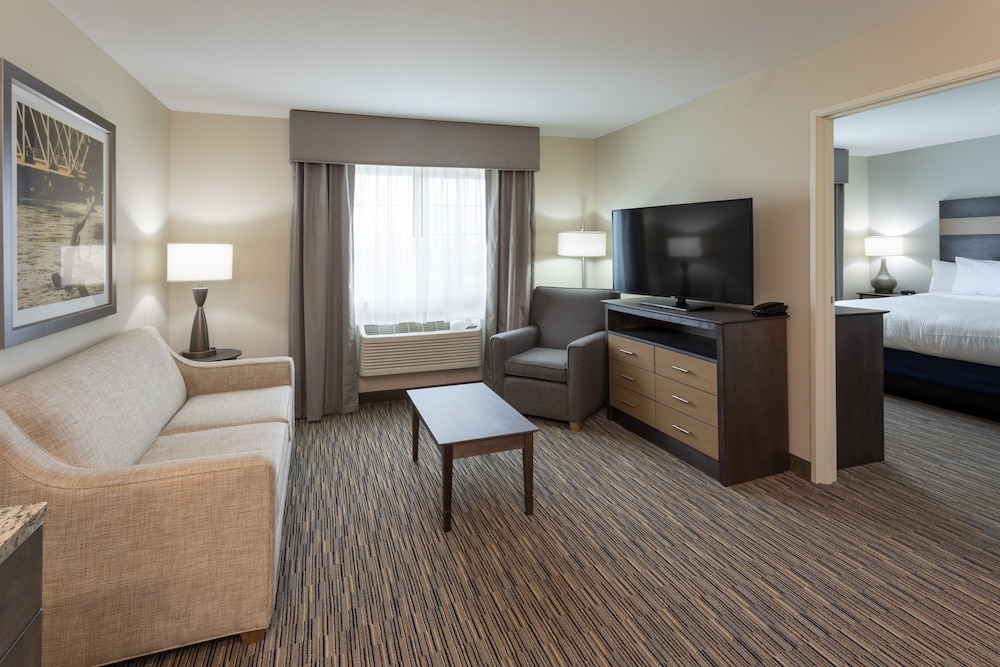 Superior Room, 1 King Bed with Sofa bed (One Bedroom King Suite) photo 2