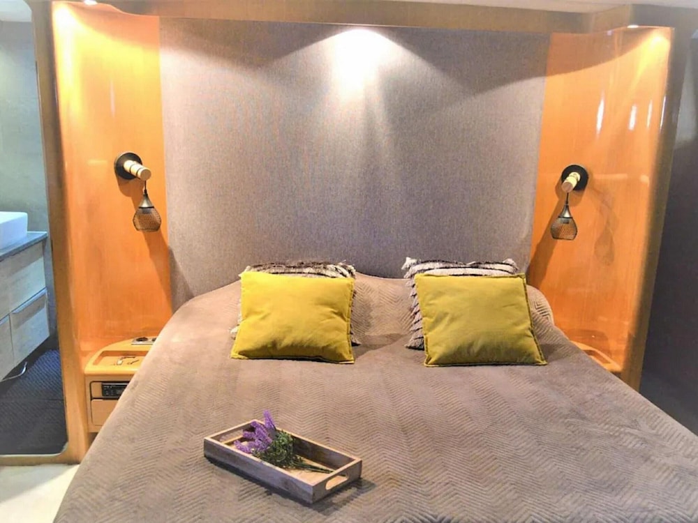 Mobile Home photo 2