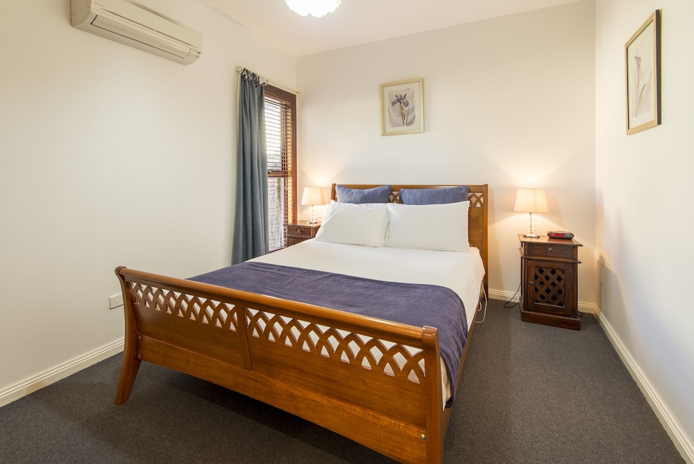 Comfort Room (Iris)