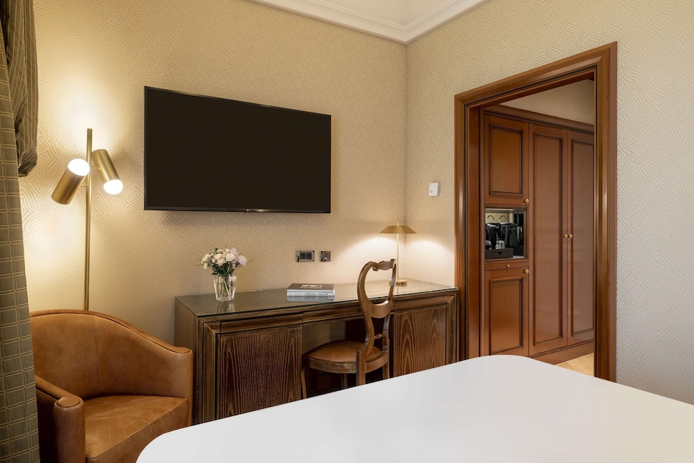 Available room