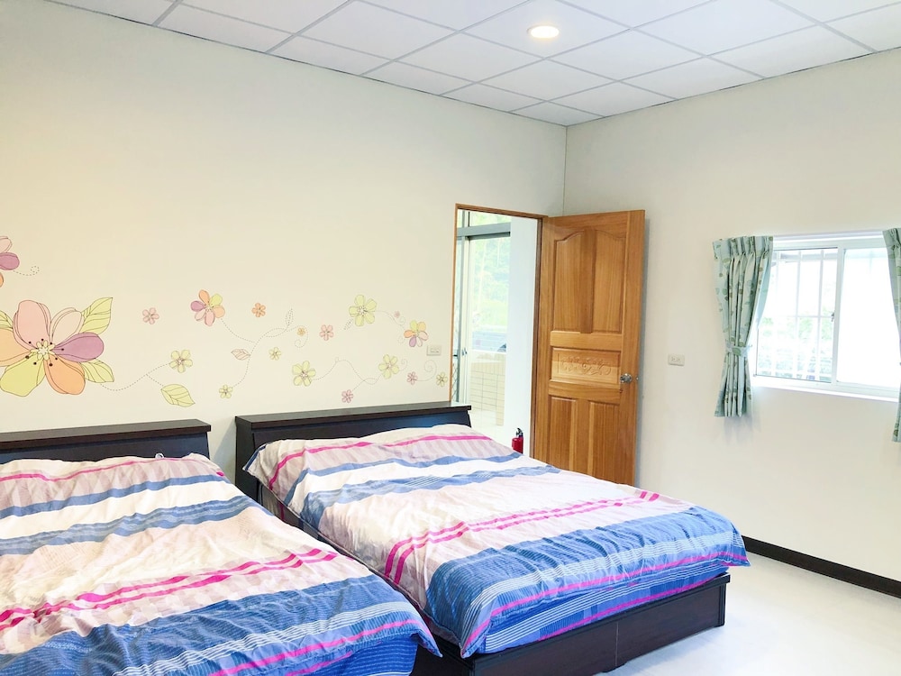 Family Quadruple Room, 2 Double Beds photo 2