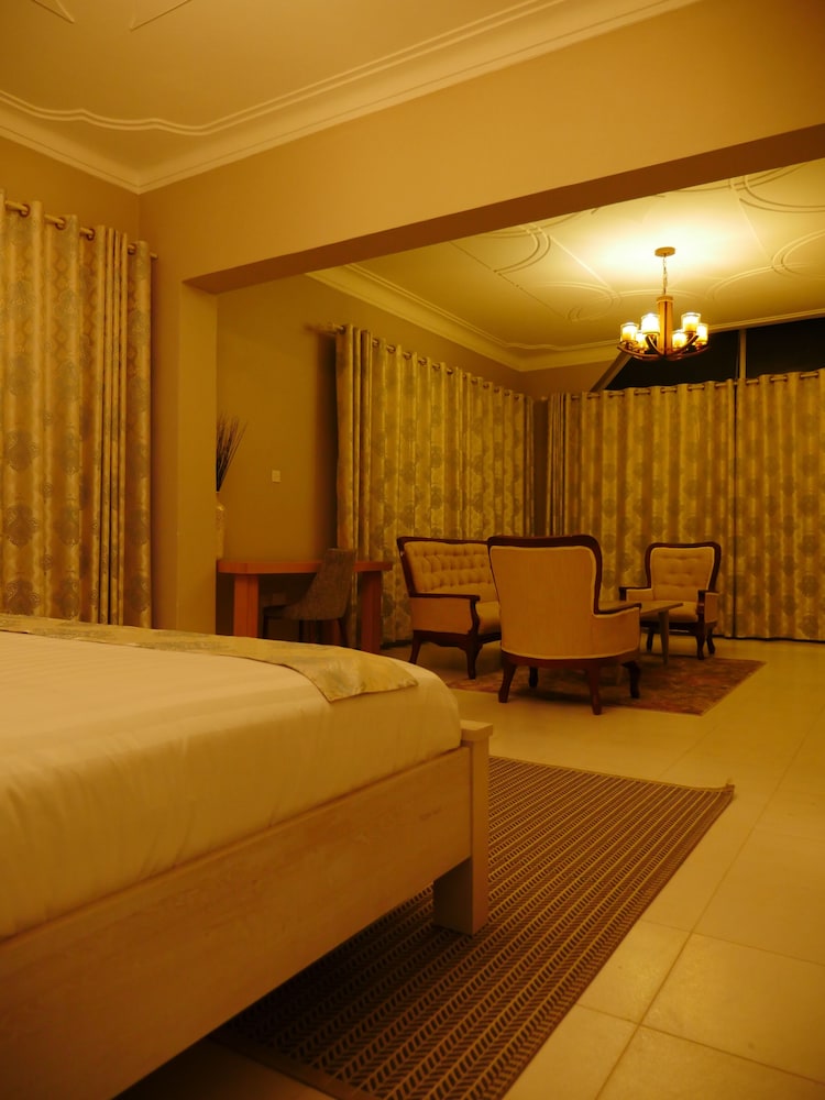 Executive Suite photo 2