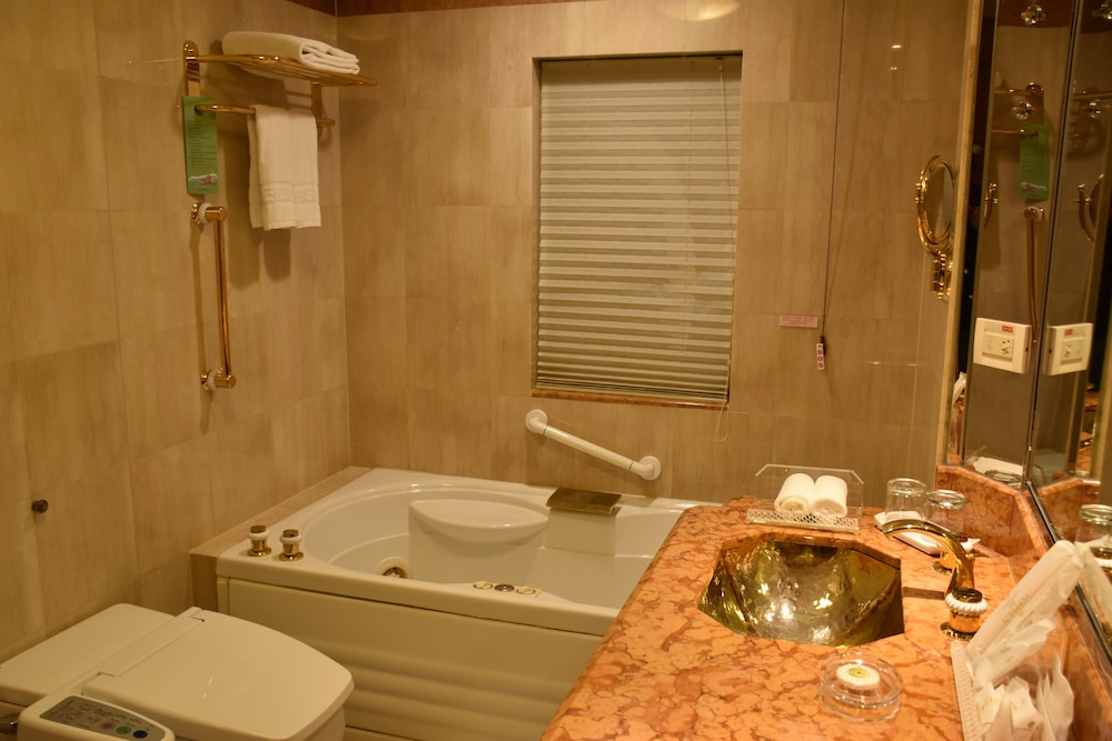 Deluxe Triple Room photo 2