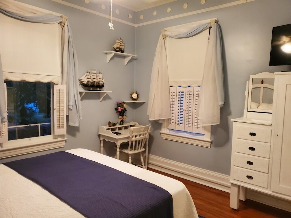 Captains Quarters photo 2