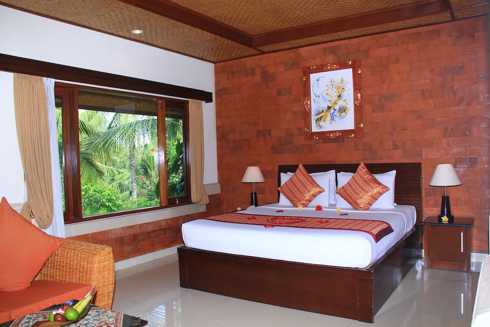 Deluxe Double or Twin Room thumbnail 6