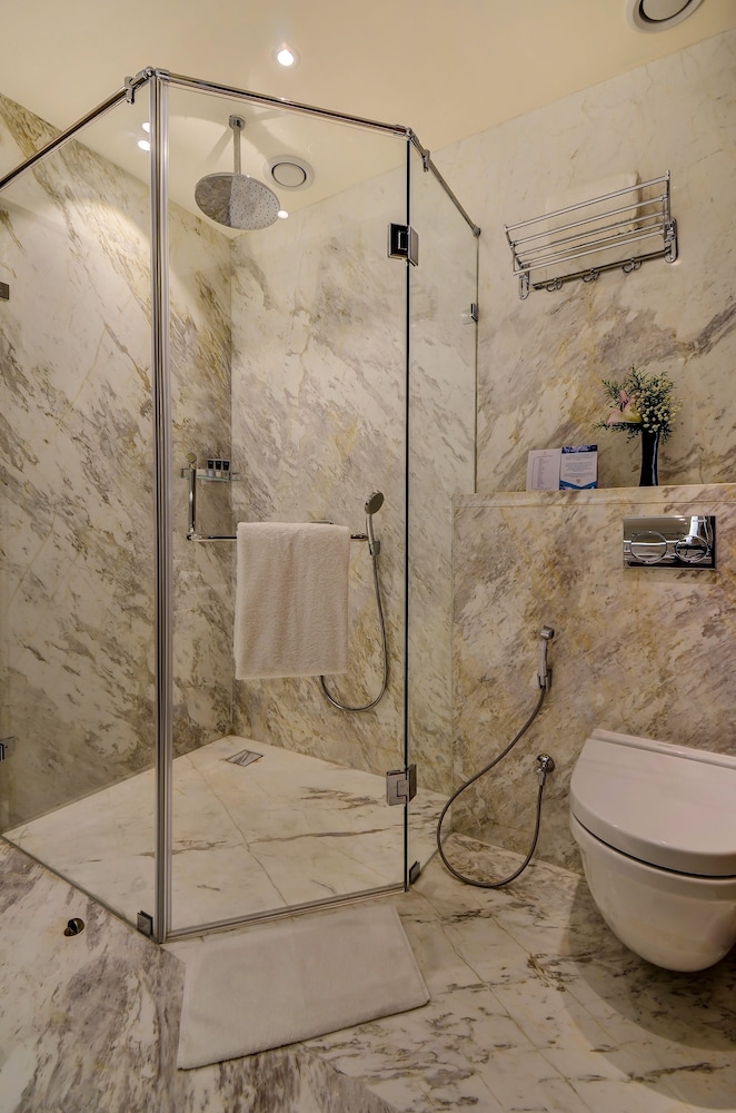 Executive Double Room - Photo 10