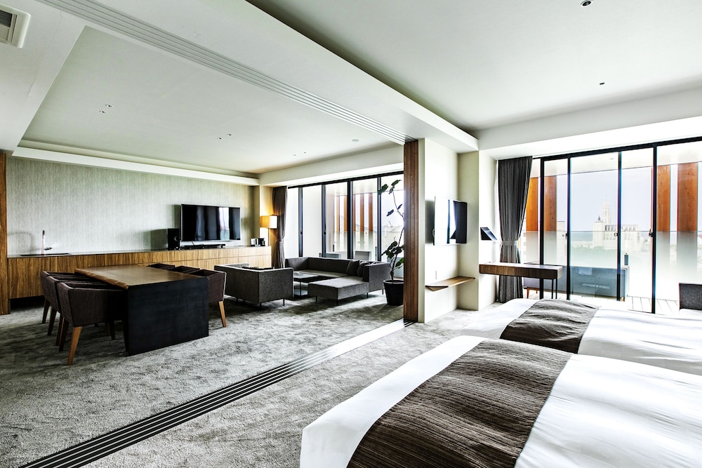 Luxury Suite - Photo 1