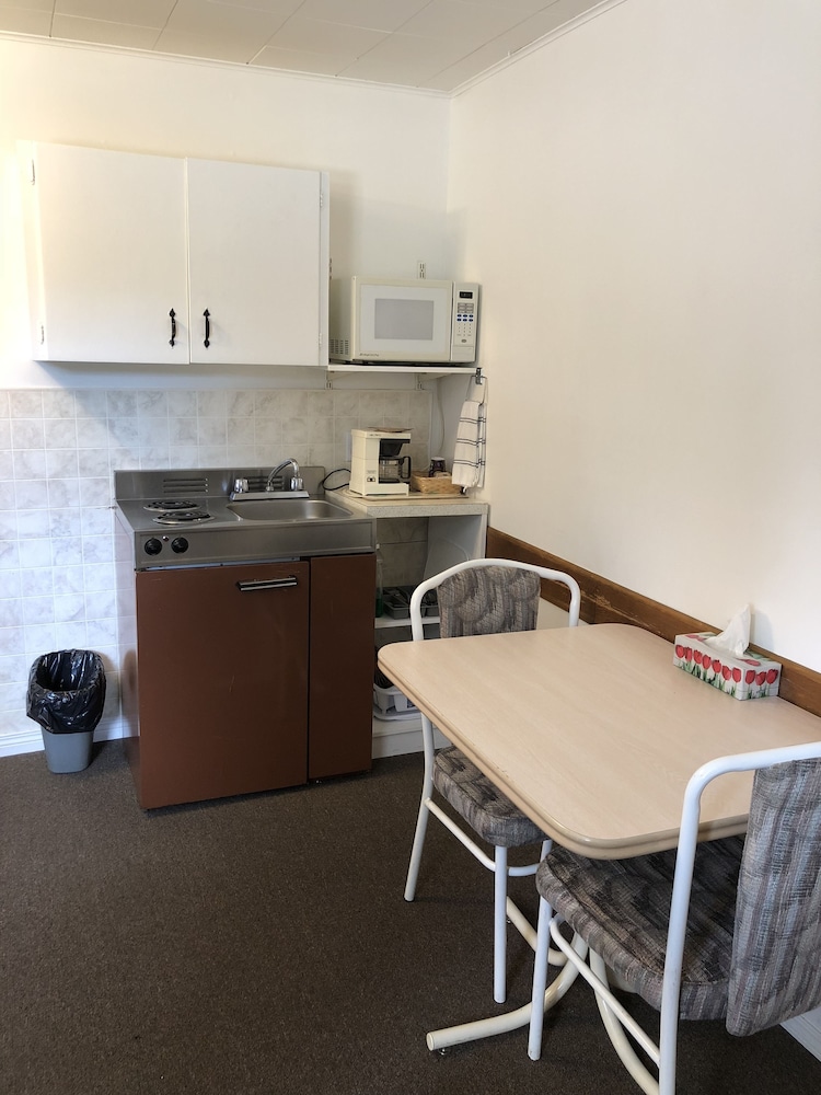 Suite, 1 Queen Bed, Kitchenette photo 1