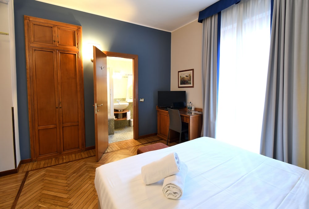 Classic Double Room Single Use photo 2