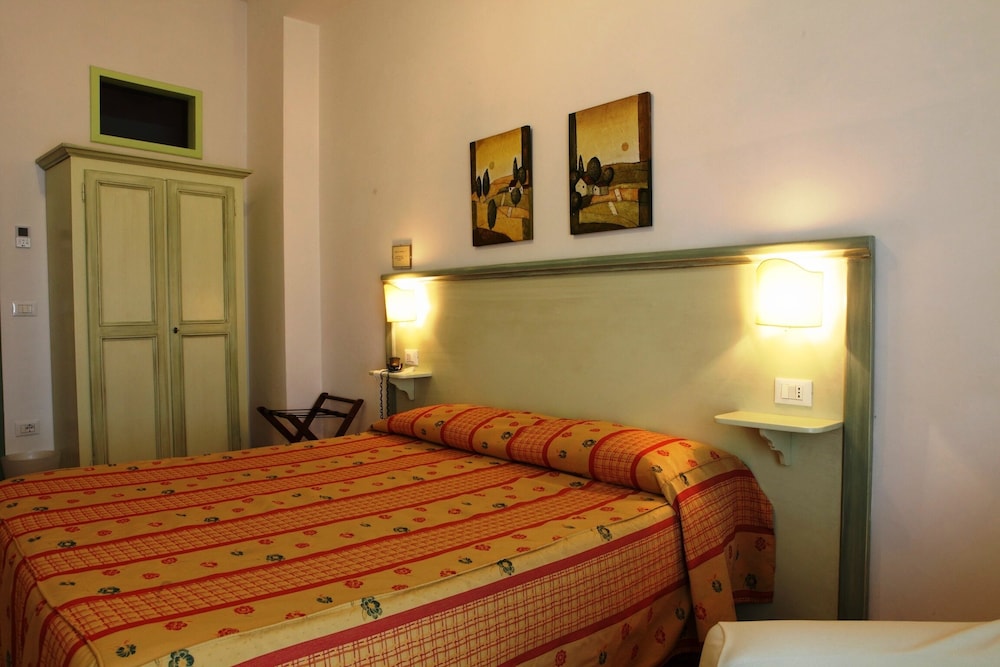 Panoramic Triple Room photo 2