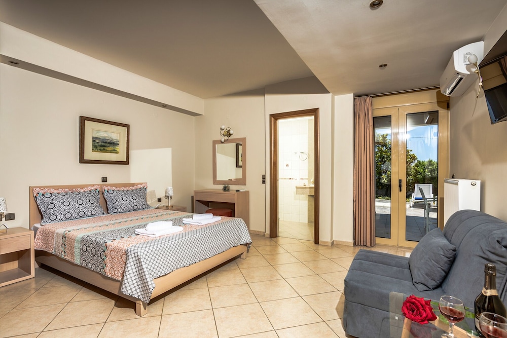 Villa, 5 Bedrooms, Smoking, Private Pool