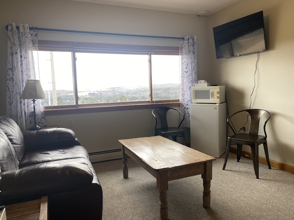 Beltway View Suite w/patio
