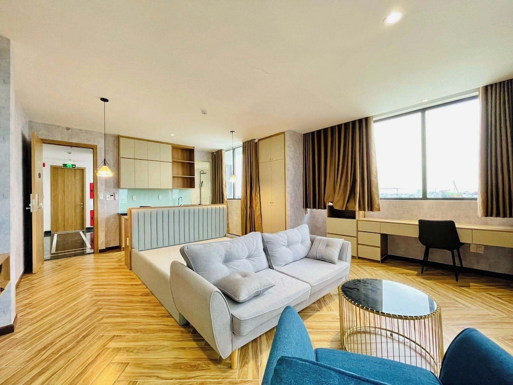 Junior Room, Balcony