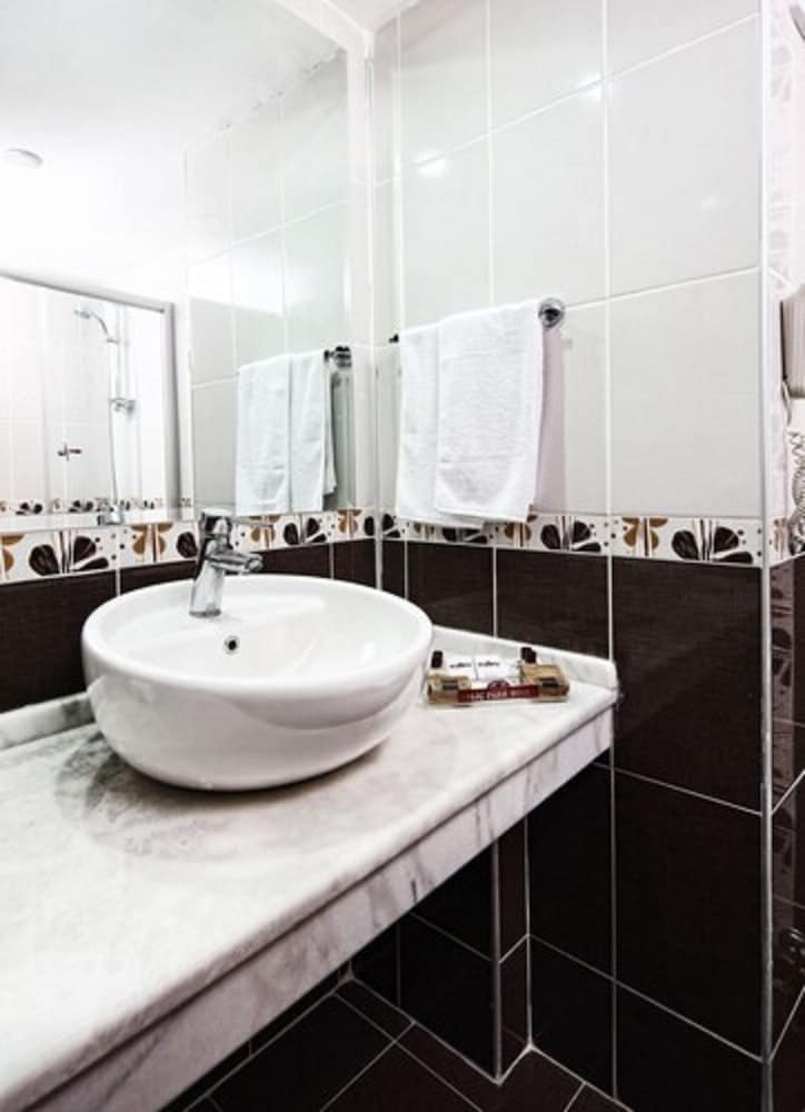 Standard Double or Twin Room photo 2