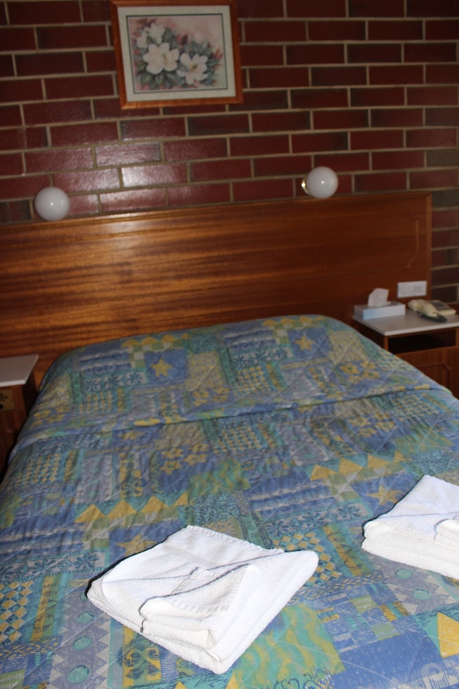 Standard Room (Super Saver Queen) photo 1