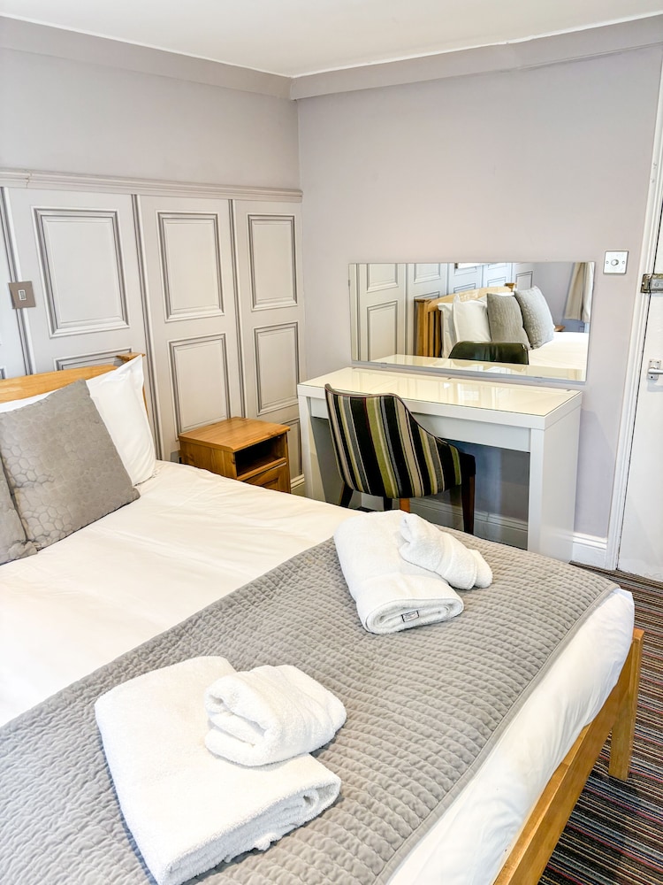 Standard Double Room, Ensuite photo 2
