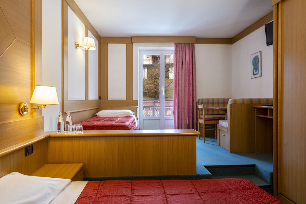 Junior Triple Room photo 2
