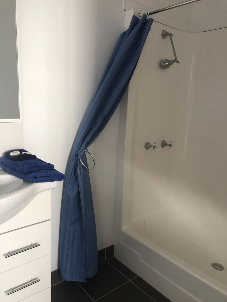 1 Bedroom Cabin (No Pets Permitted) photo 3