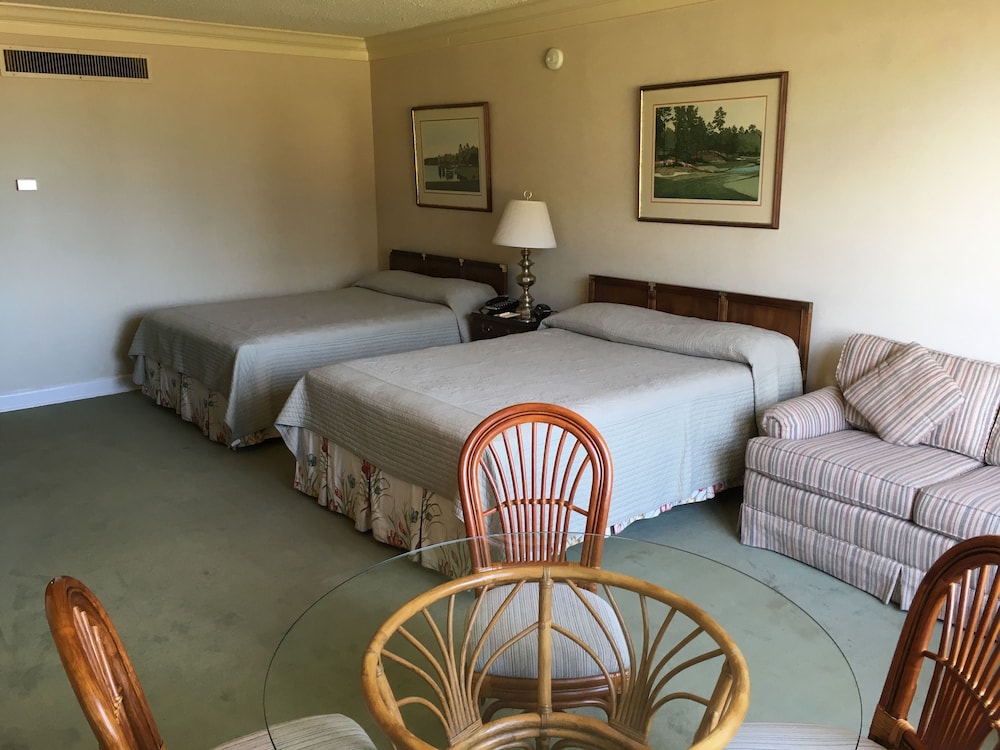 Studio Suite, 2 Queen Beds, Golf View photo 1